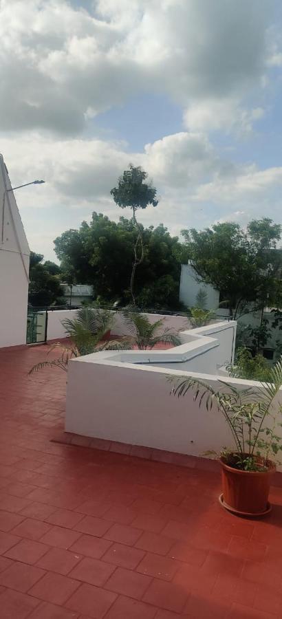 Coral Shelters Kochadai Apartamento Madurai Exterior foto